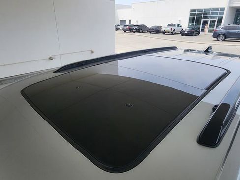 Used 2023 Jeep Grand Cherokee L Overland w/ Rear Seat Video Group I image 11