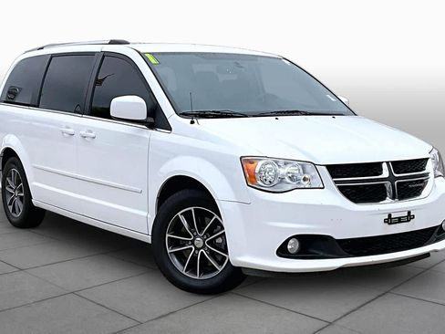 Used 2016 Dodge Grand Caravan SXT FWD image 3