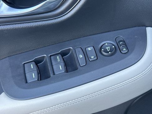 Certified 2024 Honda HR-V LX image 14