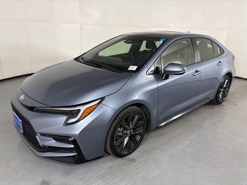 Used 2024 Toyota Corolla SE w/ SE Premium Package FWD image 5