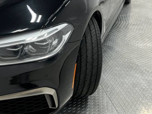 Used 2018 BMW M550i xDrive AWD/4WD image 38