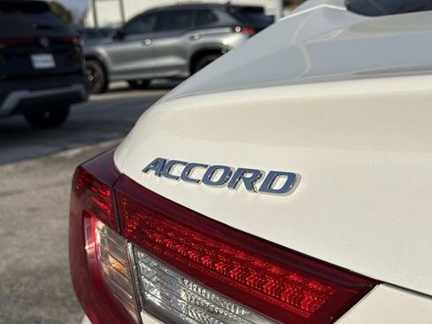 Used 2018 Honda Accord EX-L image 10