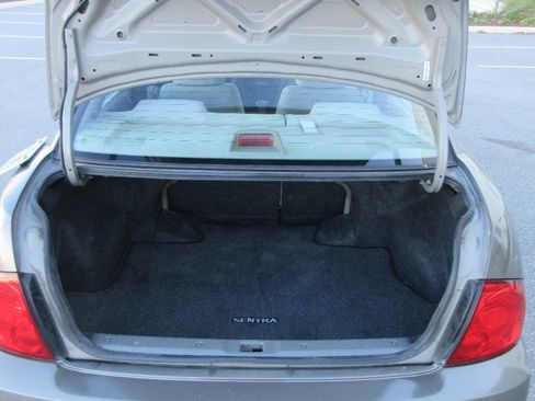 Used 2004 Nissan Sentra S image 17