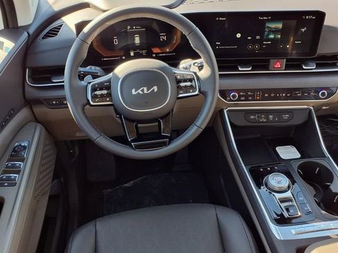 New 2026 Kia Carnival EX image 2