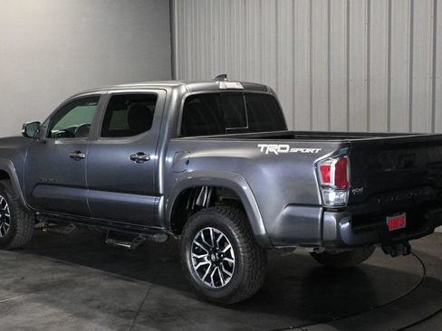 Used 2020 Toyota Tacoma TRD Sport w/ Technology Package RWD image 6