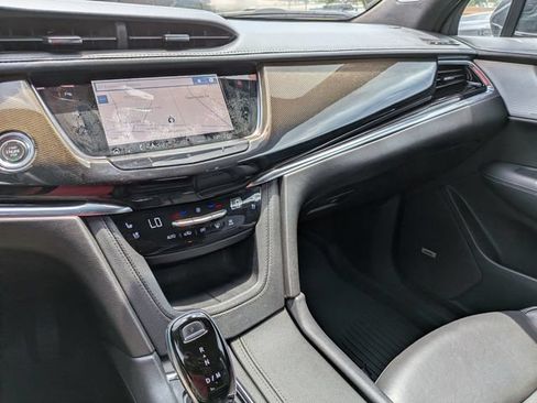 Used 2021 Cadillac XT6 Premium Luxury w/ Platinum Package AWD/4WD image 24
