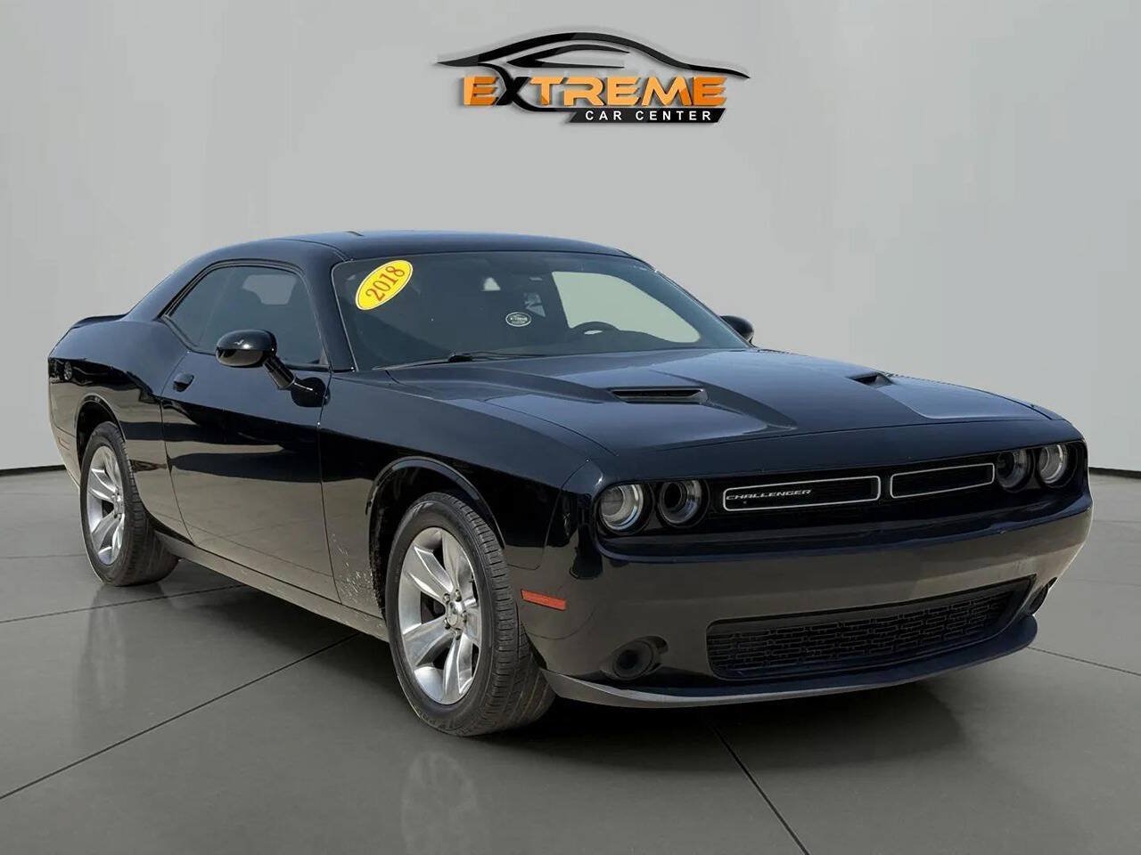 Used 2018 Dodge Challenger SXT RWD image 8