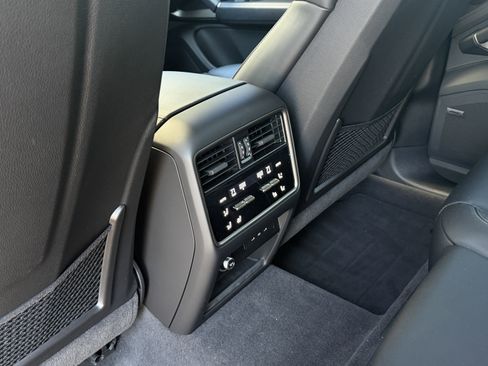 Used 2025 Porsche Cayenne Turbo image 23