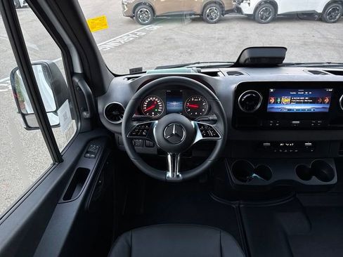 New 2025 Mercedes-Benz Sprinter 2500 image 13