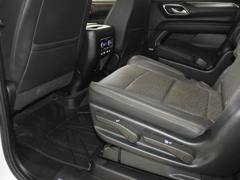 Used 2024 Chevrolet Suburban High Country w/ Advanced Technology Package image 41