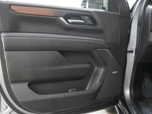 Used 2025 GMC Yukon Denali w/ Denali Reserve Package AWD/4WD image 21