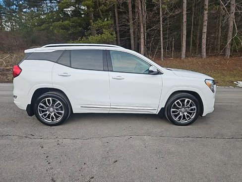 Used 2023 GMC Terrain Denali image 6