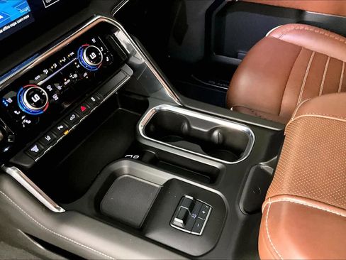 Used 2024 GMC Sierra 3500 Denali Ultimate image 16