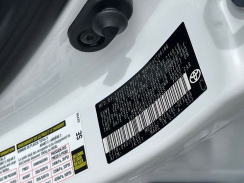 Used 2025 Toyota Corolla LE image 12