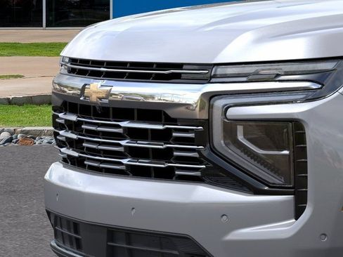 New 2026 Chevrolet Suburban Premier w/ Sun And Tow Package AWD/4WD image 13