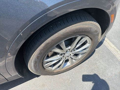 Used 2021 Cadillac XT5 Premium Luxury FWD image 8