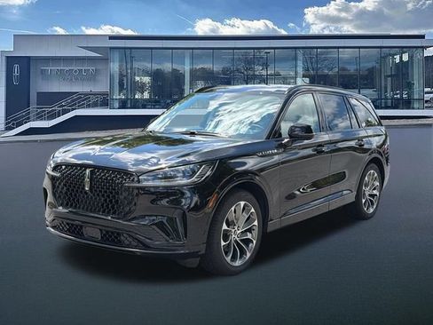 New 2026 Lincoln Aviator 2WD w/ Jet Appearance Package image 3