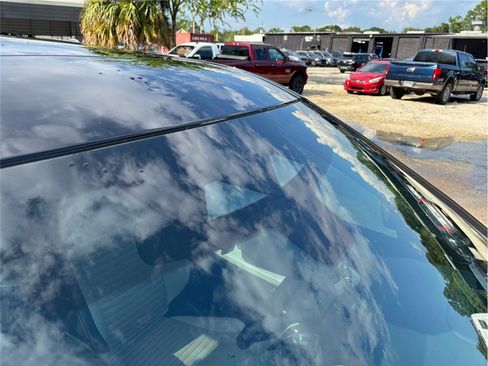 Used 2022 Land Rover Discovery Sport SE R-Dynamic image 11