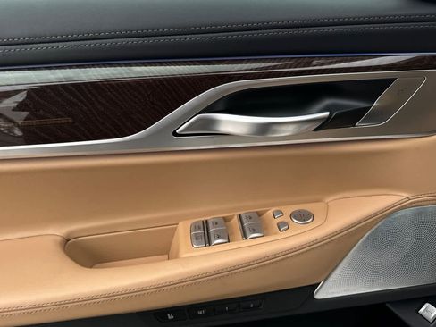 Used 2020 BMW 745e xDrive image 12