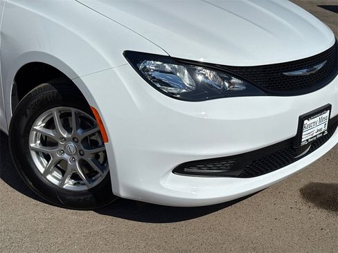 New 2025 Chrysler Voyager LX image 3