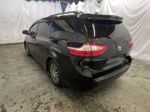 Used 2018 Toyota Sienna XLE FWD image 9