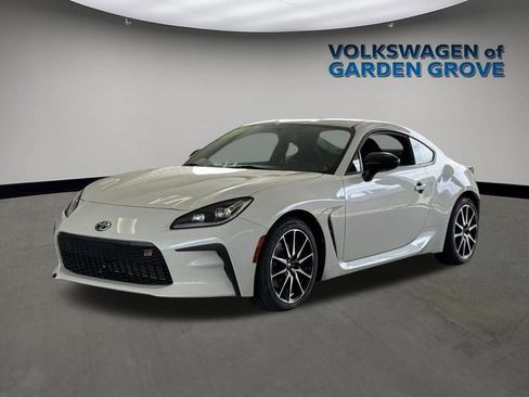 Used 2022 Toyota GR86 w/ ALL Weather Mat Package (TMS) RWD image 4