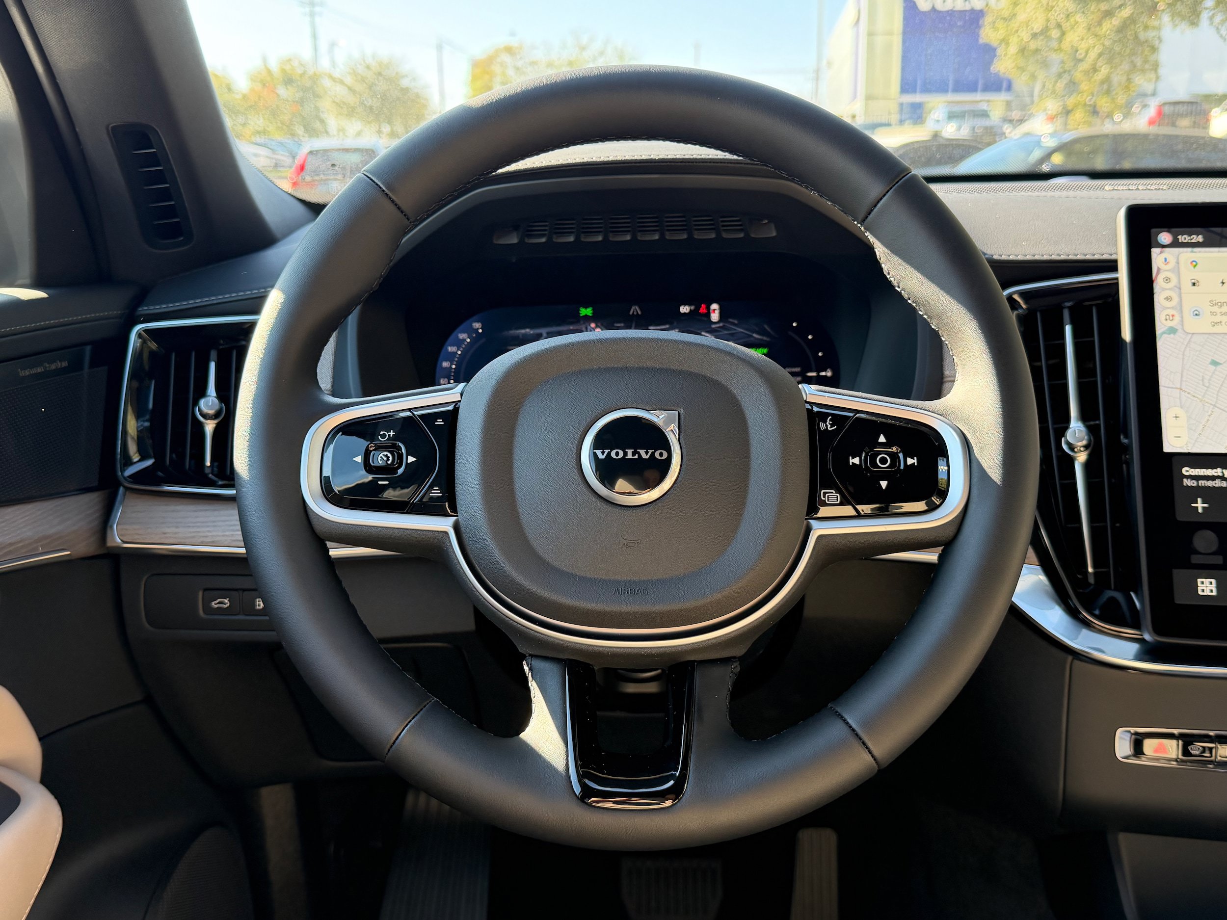 New 2026 Volvo XC90 T8 Plus w/ Protection Package Premier AWD/4WD image 14