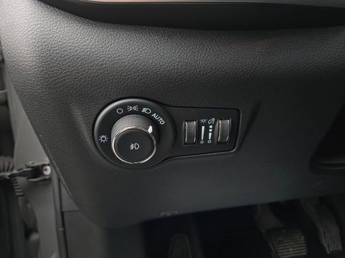 Used 2023 Jeep Compass Latitude AWD/4WD image 13