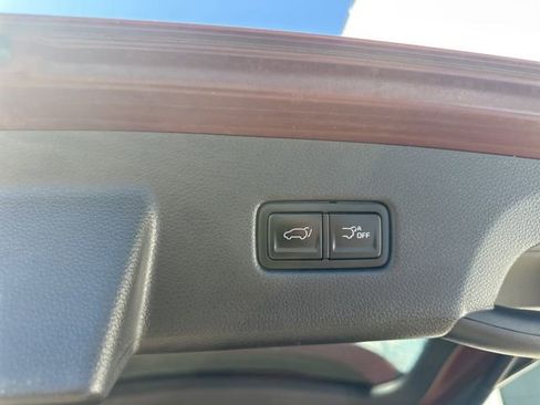 Used 2024 Kia Carnival EX FWD image 20
