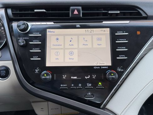 Used 2018 Toyota Camry XLE image 38