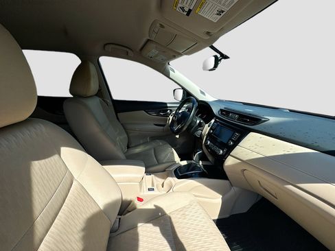 Used 2018 Nissan Rogue SV FWD image 30