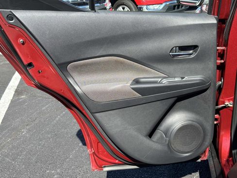 Used 2020 Nissan Kicks SV FWD image 32