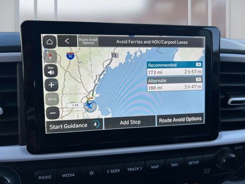 Used 2025 Hyundai Venue Limited image 27