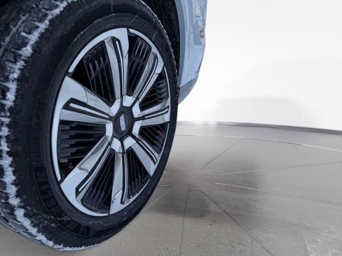New 2026 Cadillac Escalade IQL Luxury AWD/4WD image 11