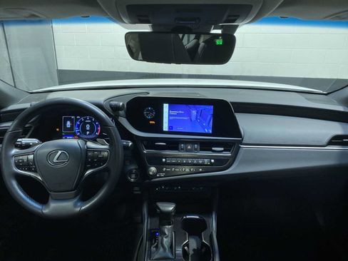 Used 2024 Lexus ES 350 w/ Premium Package FWD image 10