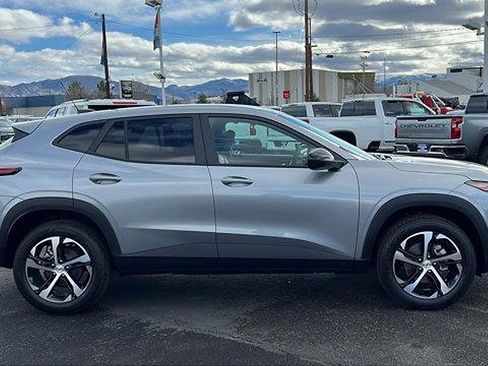 New 2026 Chevrolet Trax RS image 4