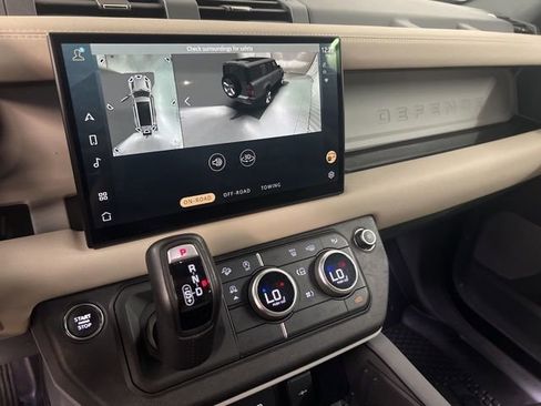 Used 2023 Land Rover Defender 130 S image 33