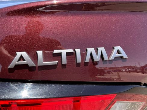 Used 2024 Nissan Altima 2.5 SV FWD image 30