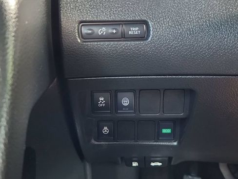 Used 2018 Nissan Rogue Sport SL w/ SL Premium Package FWD image 37
