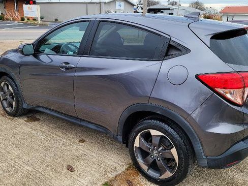 Used 2018 Honda HR-V EX image 3