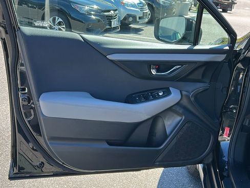 Used 2023 Subaru Outback Premium image 9