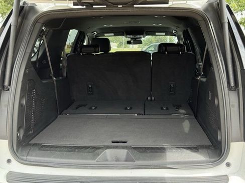 Used 2024 Chevrolet Suburban LT RWD image 35