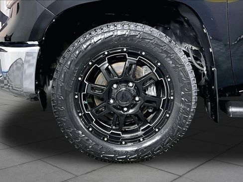 Used 2015 Toyota Tundra SR5 w/ SR5 Upgrade Package RWD image 9