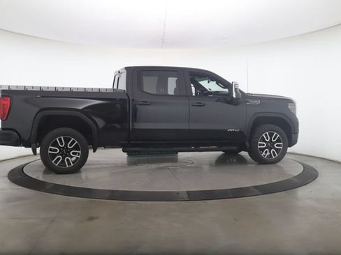 Used 2023 GMC Sierra 1500 AT4 w/ Technology Package AWD/4WD image 6