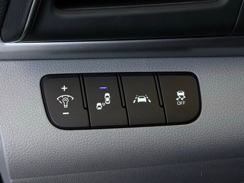 Used 2020 Hyundai Elantra Value Edition w/ Winter Weather Package image 42