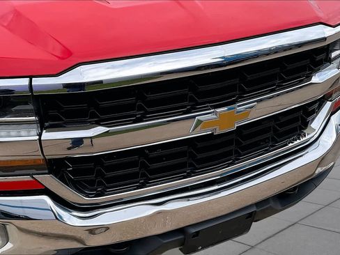 Used 2019 Chevrolet Silverado 1500 LT w/ Texas Edition AWD/4WD image 29
