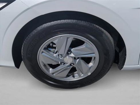 New 2026 Hyundai Elantra SE FWD image 10