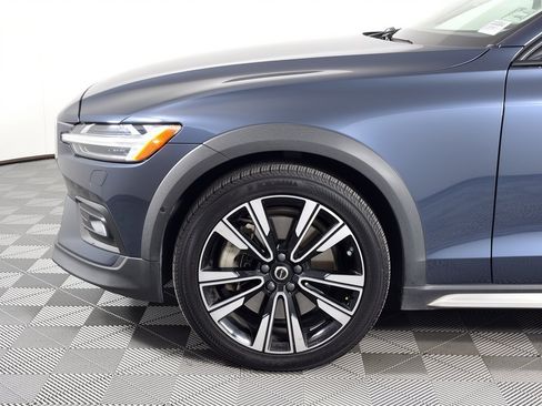 Used 2020 Volvo V60 T5 Cross Country AWD/4WD image 13