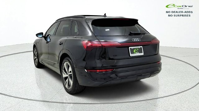 Used 2024 Audi Q8 e-tron Premium AWD/4WD image 6