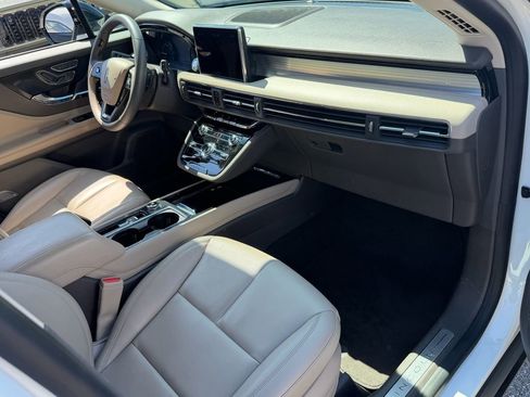 Certified 2022 Lincoln Corsair FWD image 16